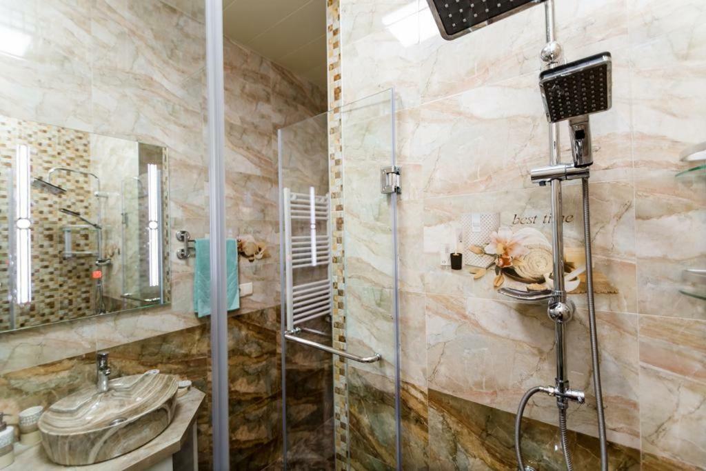 Appartement "Stella Artois"- à Tbilissi Extérieur photo